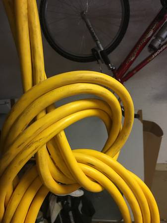 Photo 100 ft 123 extention cords