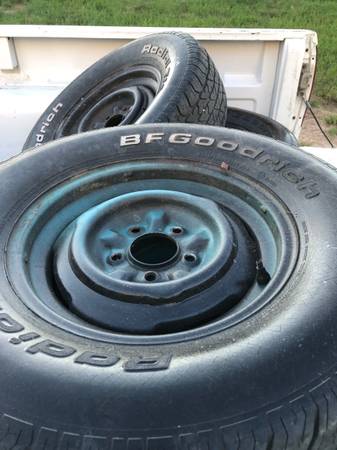 Photo 1957 Chevy wheels, tires 15 inch $430