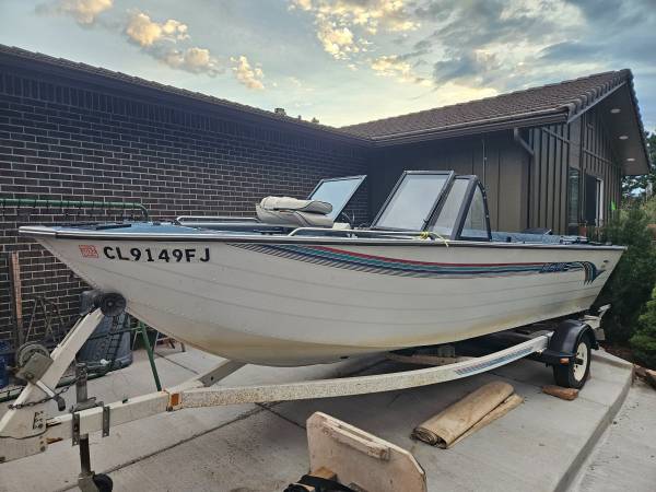 19 Lowe fishing boat $6,800