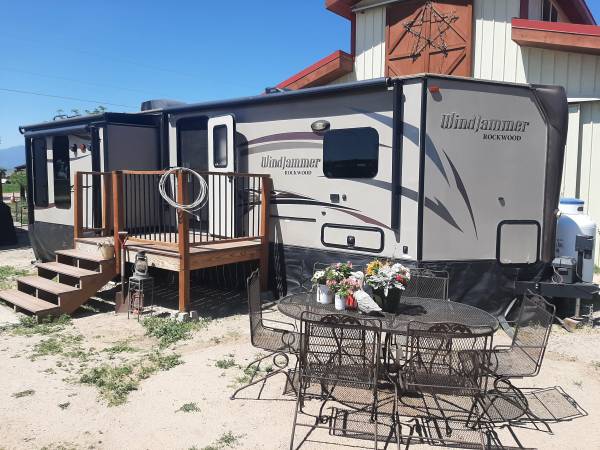 Photo 2015 Rockwood Windjammer3029W Diamond Package Livable Trailer $24,000