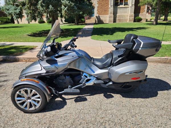 Photo 2017 Can Am Spyder F3 Limited $22,000