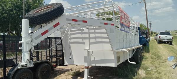 Photo 20 ft ww stock trailer $7,500