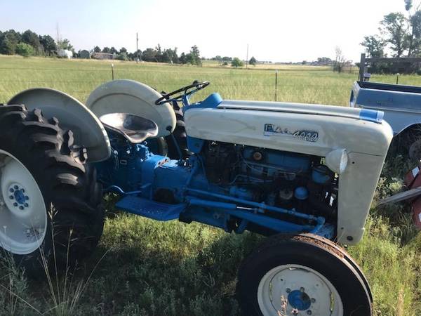 Photo Ford 4000 Tractor w6 Mowing Deck $4,350