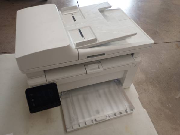 Photo HP MFP 130fw Laserjet printer $100 $100