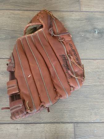 MacGregor Softball Glove MG55 $25