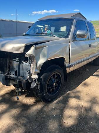 Photo Parting out Wrecked 1992 gmc pickup $780