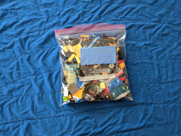 Photo Prices reduced (6) various Lego sets- Harry Potter, City $300