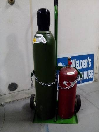 Photo SALE Medium Oxygen Acetylene cylinders, FULL $399