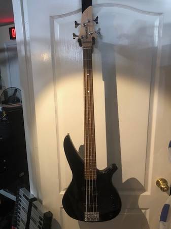 Photo 072 Yamaha RBX170EW Electric Bass Guitar Black $245