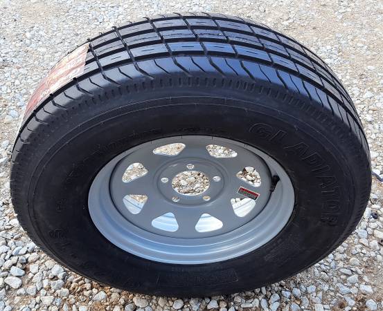 Photo 15 Gladiator Trailer Tire 225-75-R15 on 15x5 5 Lug Silver Spoke Wheel $165