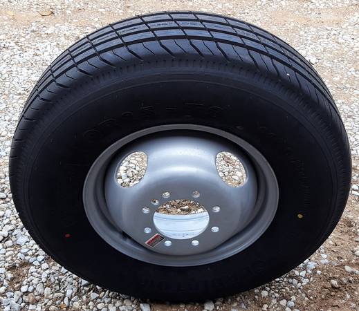 Photo 16 Gladiator Trailer Tire 235-80-R16E on 16x6 8 Lug Silver Dual Wheel $230