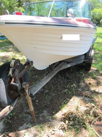 1963 Lone Star Fiberglass boat and trailer NO MOTOR AND NO TITLE $350
