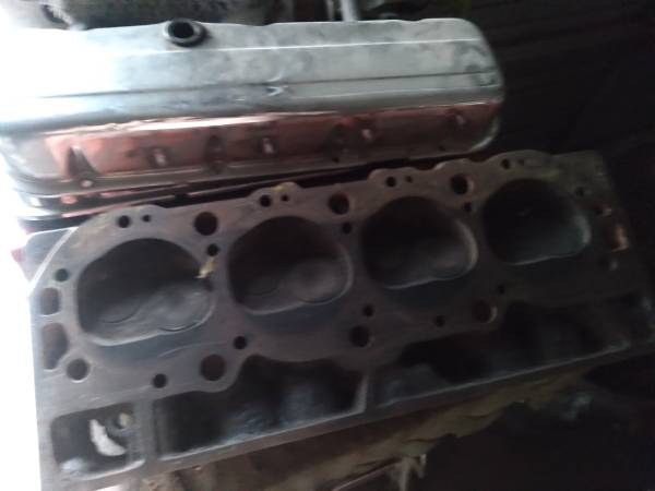 Photo 1972 Chevy cylinder heads 454-402 $125