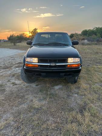 Photo 2001 Chevrolet S10 ZR2 4x4 $6,500