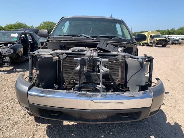 Photo 2007 CHEVY SILVERADO FOR PARTS ONLY $2