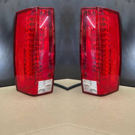 Photo 2007 - 2014 Chevy Tahoe Tail Lights Red LED $220