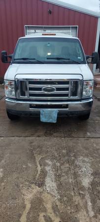 Photo 2011 ford e350 with cargo box - $11,100 (Wylie)