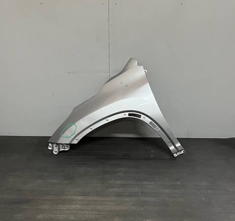 Photo 2014-2019 Toyota Highlander Fender Front Left $85