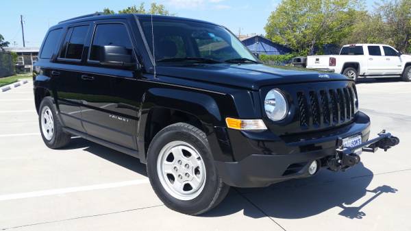 Photo 2014 Jeep Patriot MANUAL SHIFT, with RV Tow connect - $12,900 (plano)