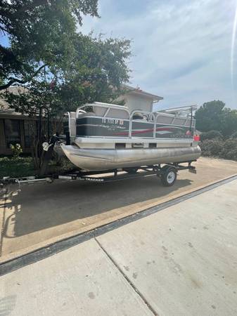 2015 suntracker party barge 16DLX $13,500