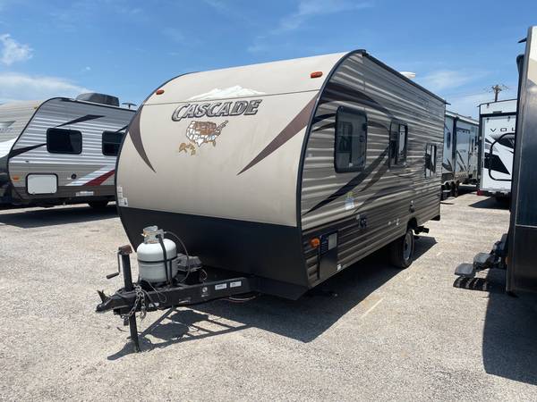 Photo 2017 Cascade M16BH Travel Trailer (Financing Available) $19,995