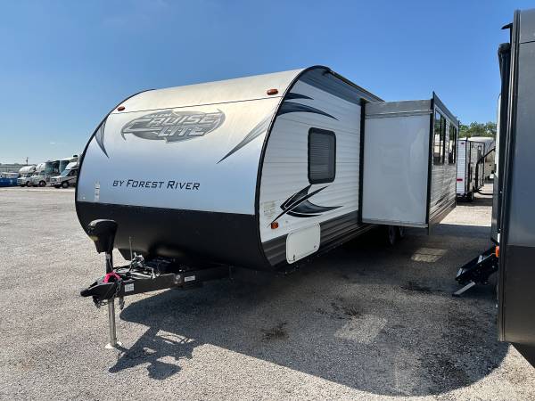 Photo 2018 Forest River Cruise Lite T262BHXL (Financing Available) $22,995