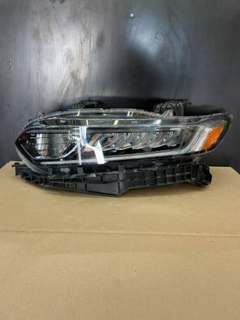 Photo 2018 - 2022 Honda Accord Headlight Driver Side $230
