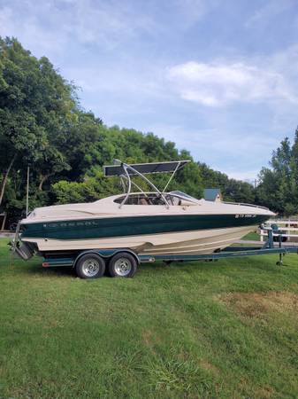 25 ft Regal LSR with Wake Tower $18,500