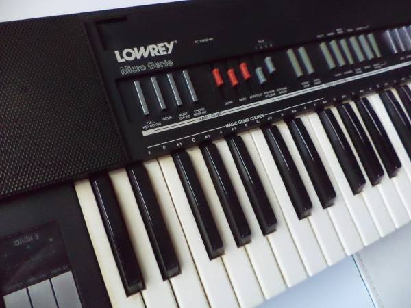 Photo 80s Lowrey Micro Genie V-100 MIJ Synth Keyboard Needs Repair $80