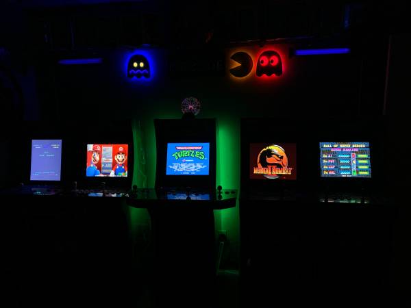 Photo Arcades - 34 scale arcades for years of family fun - thousands of gam $1,950