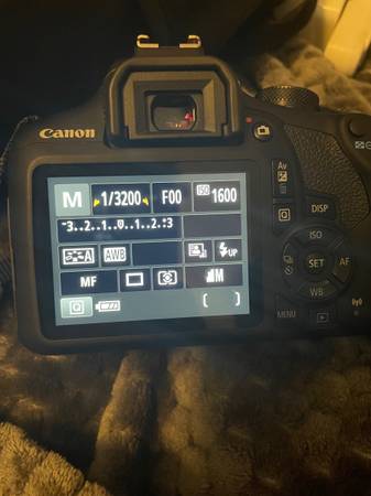 Photo BUNDLE Canon Camera Rebel T7 $300