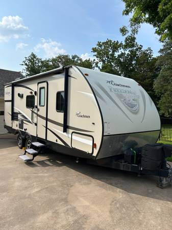 Photo COACHMEN FREEDOM EXPRESS 231RBDS 26 Travel Trailer for sale $16,500