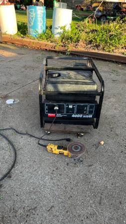 Photo Dayton Generator 4000 Watts. With Honda 8 hp engine $550