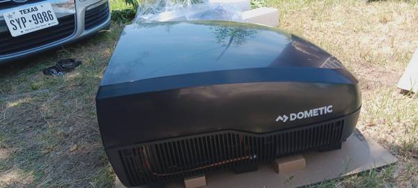Photo Dometic RV rooftop air conditioners $500