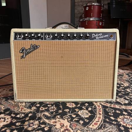 Photo Fender 65 Deluxe Reverb Limited Edition $1,300