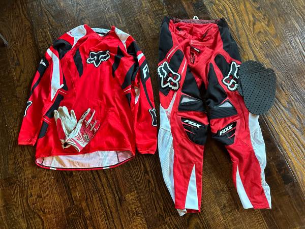 Photo Fox Racing 360 Honda gear  Jersey, pants, gloves $75
