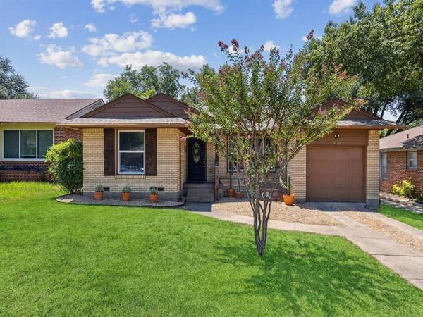 GREAT PRICE ON THIS HOME IN THE HEART OF LAKE HIGHLANDS $1,020