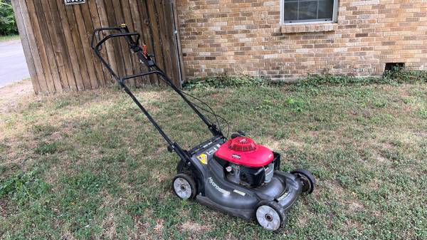 Photo Honda Mower with Transmission works great $200