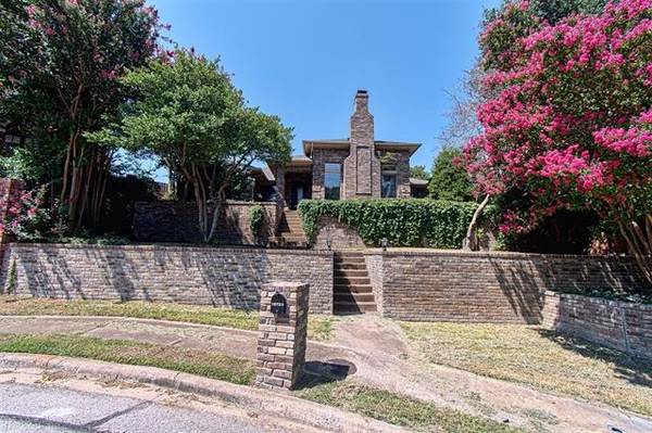 Photo House of the week Home in Dallas. 3 Beds, 2 Baths $455,000