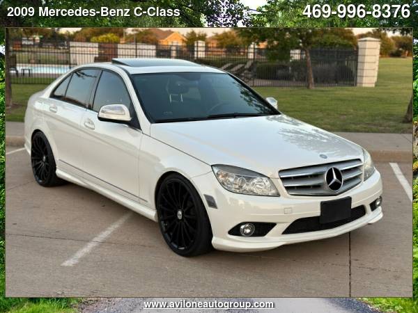 Photo IMMACULATE Mercedes-Benz C-Class 4MATIC LOW MILES CLEAN CARFAX with Autom $9,480