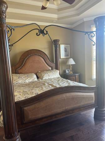 Photo King size canopy bed and 2 night stands $600