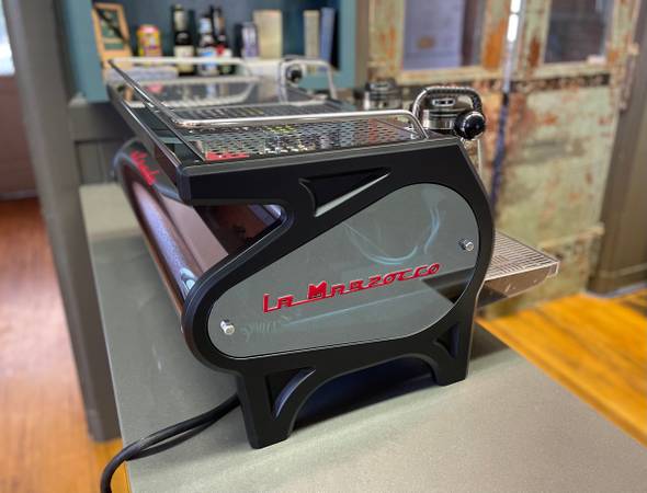 Photo La Marzocco Strada 2EP Espresso machine $12,500