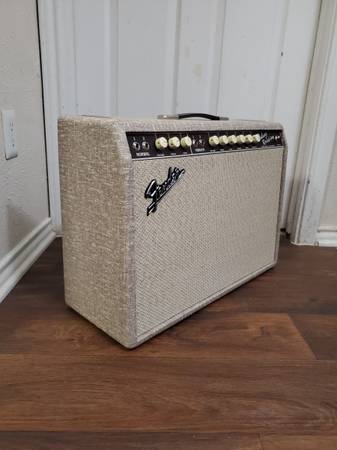 Photo Mint Fender Deluxe Reverb Reissue FSR (Limited Edition) Fawn $1,650