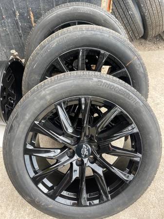 Photo NEW 22 Black GMC Chevy Wheels and Tires 22 Rims 22s Rines con Llantas $1,550