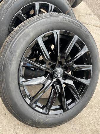 Photo NEW 22 Black GMC Chevy Wheels and Tires 22 Rims 22s Rines con Llantas $1,550