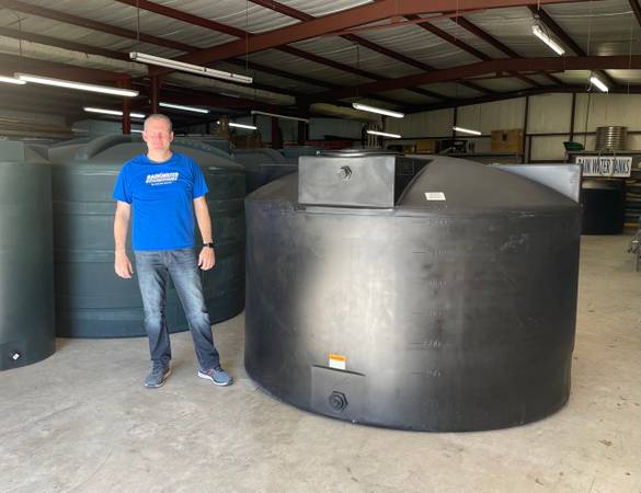Photo NEW - 1500 Gallon Water Storage Tank - Dark Green or Black $1,495