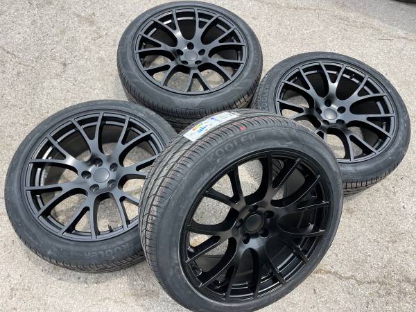 Photo New 20 black Hellcat wheels and Tires 20 Rims charger Challenger 300 $1,280