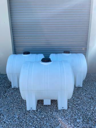 Photo New 230 Gallon Water Tanks $400