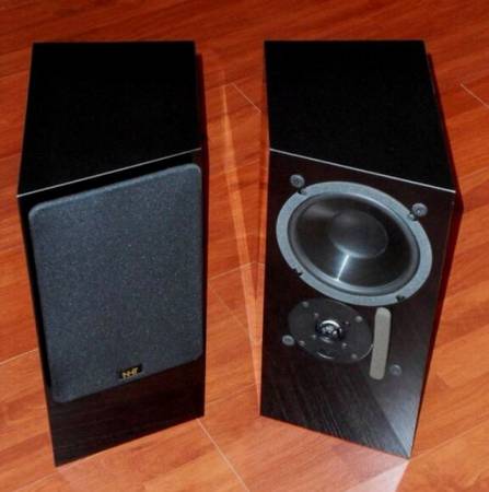 Photo Pair of NHT Model 1.5 Speakers Exc cond  Sound Made in USA $195