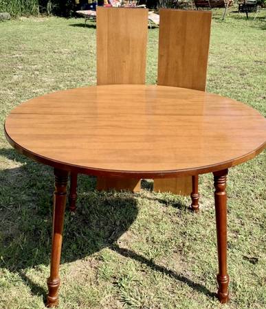 Photo Tell City Chair Co. Round Extendable Dining Table Maple Wood Vintage $200